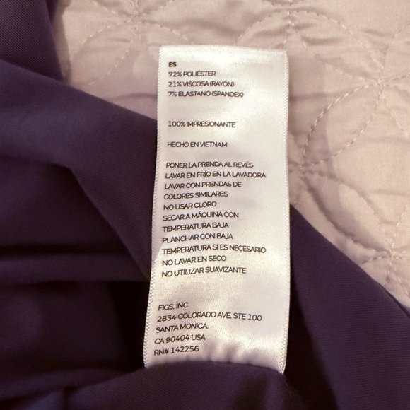 Figs Charcoal Scrub Top - MP - Picture 5 of 8